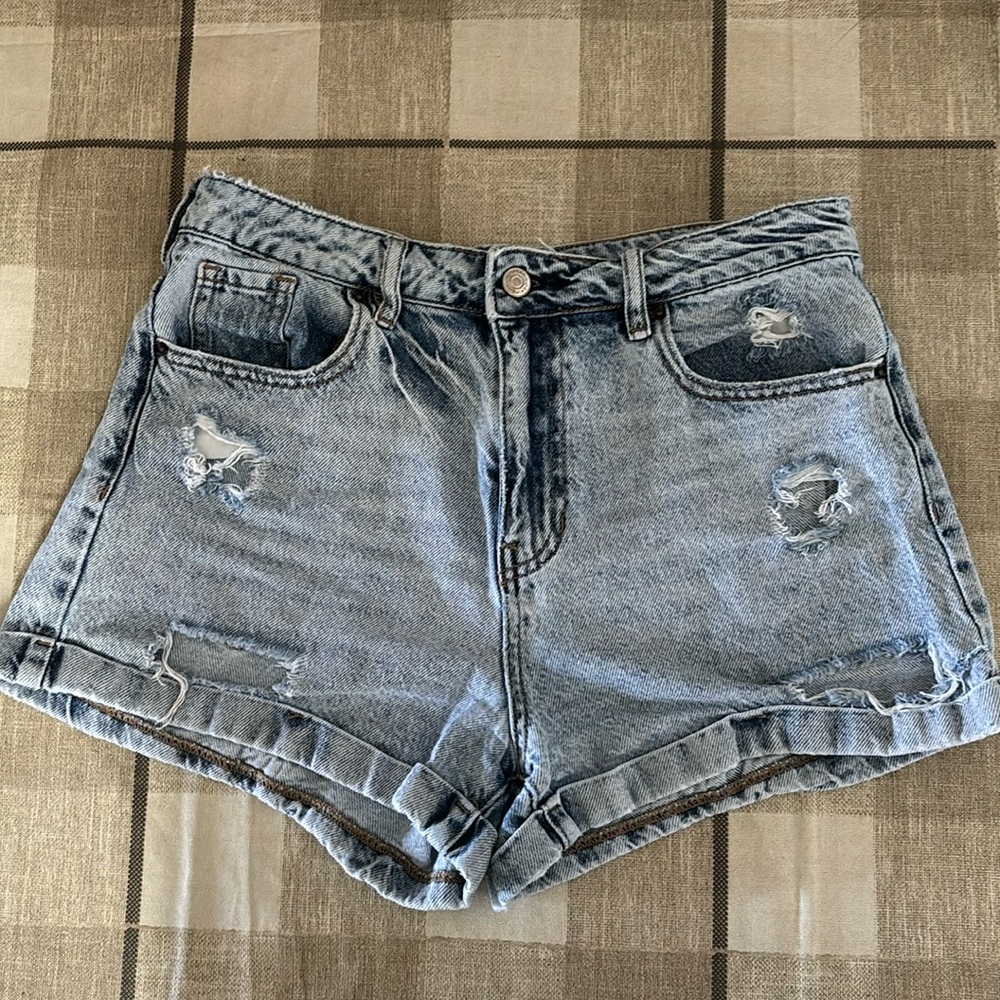 Light wash, mom denim shorts